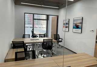 许昌玻璃钢雕塑花盆介绍